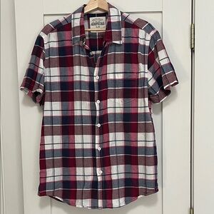 Aeropostale Men’s Red, Navy & White Plaid Short-Sleeve Button-Up Shirt